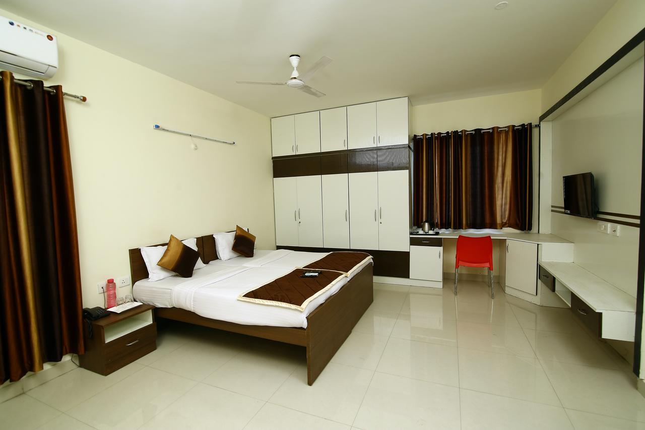 Fresh Living Prime Hitech Hotel Hyderabad Exterior photo